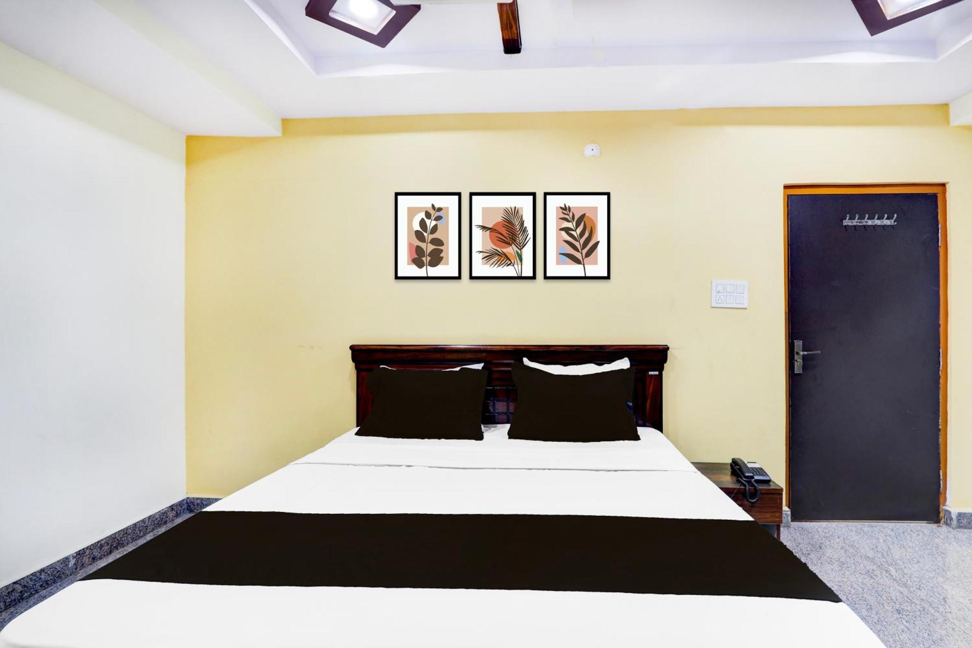 Hotel O Anoos Minarva Hyderabad Esterno foto