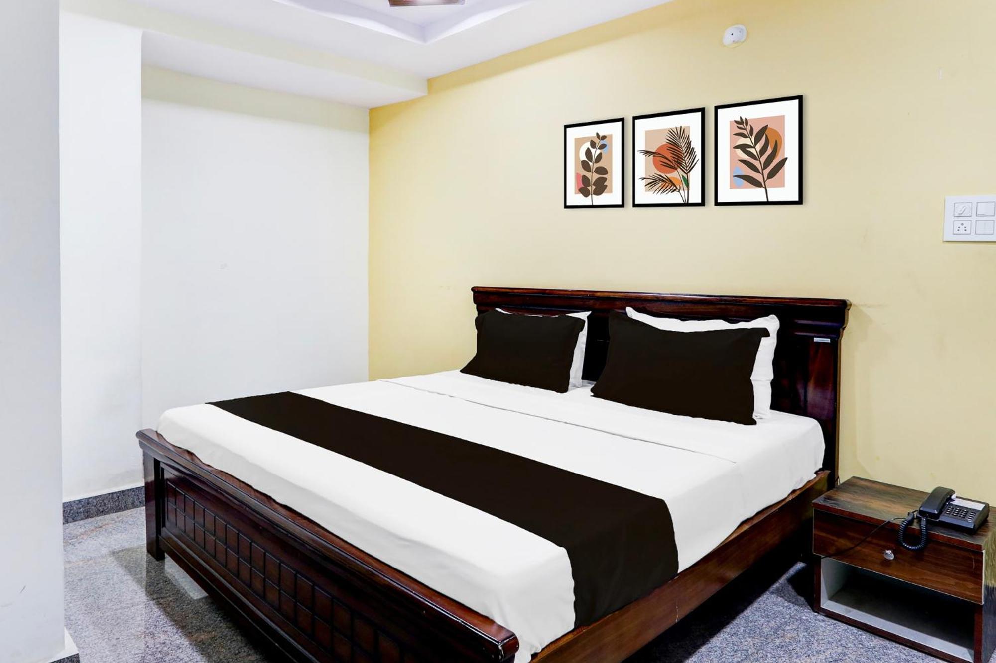 Hotel O Anoos Minarva Hyderabad Esterno foto