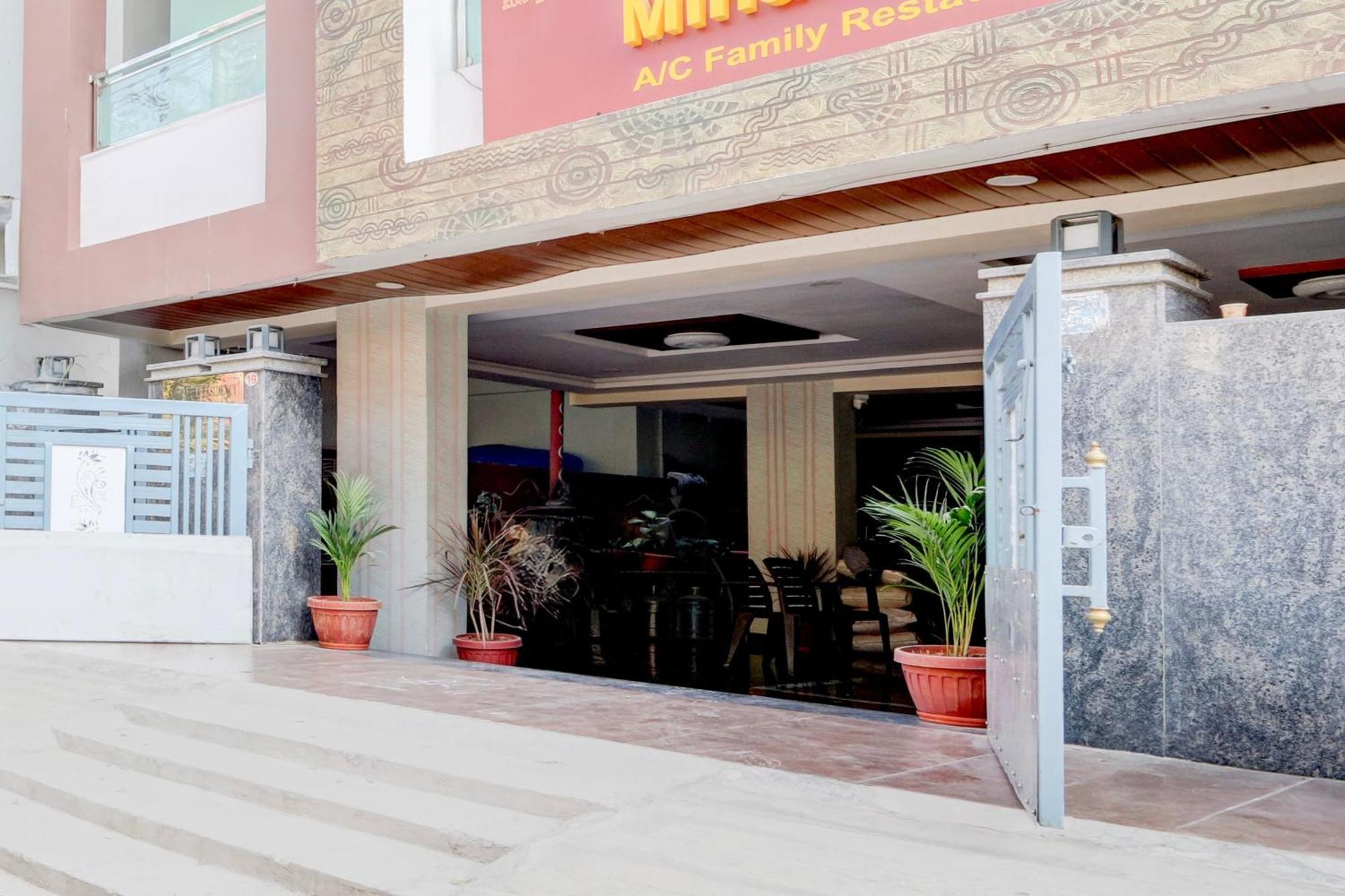 Hotel O Anoos Minarva Hyderabad Esterno foto